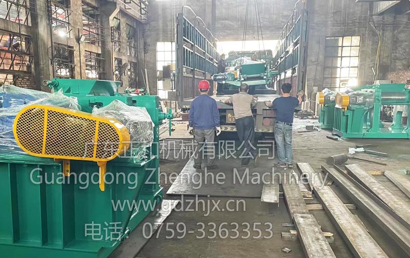 廣東正和機械橡膠機械生產(chǎn)車(chē)間